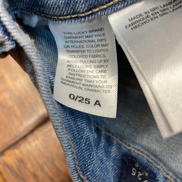 Lucky Brand High Rise Skinny Bridgette button up distressed jeans - Picture 8 of 12